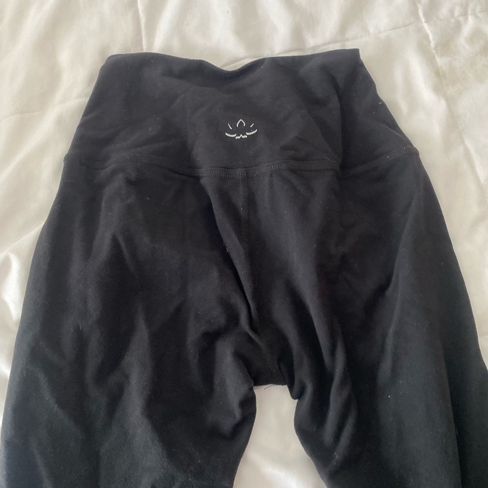 beyond yoga black leggings